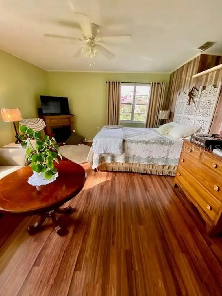 10 SW 50th Avenue Bell FL 32619