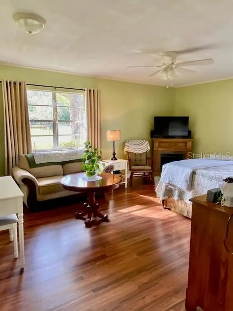 10 SW 50th Avenue Bell FL 32619