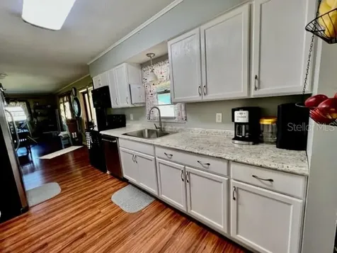 10 SW 50th Avenue Bell FL 32619