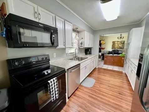 10 SW 50th Avenue Bell FL 32619