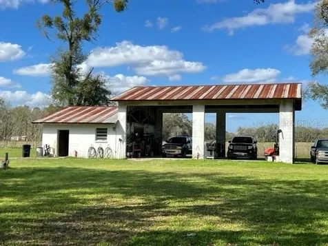 10 SW 50th Avenue Bell FL 32619