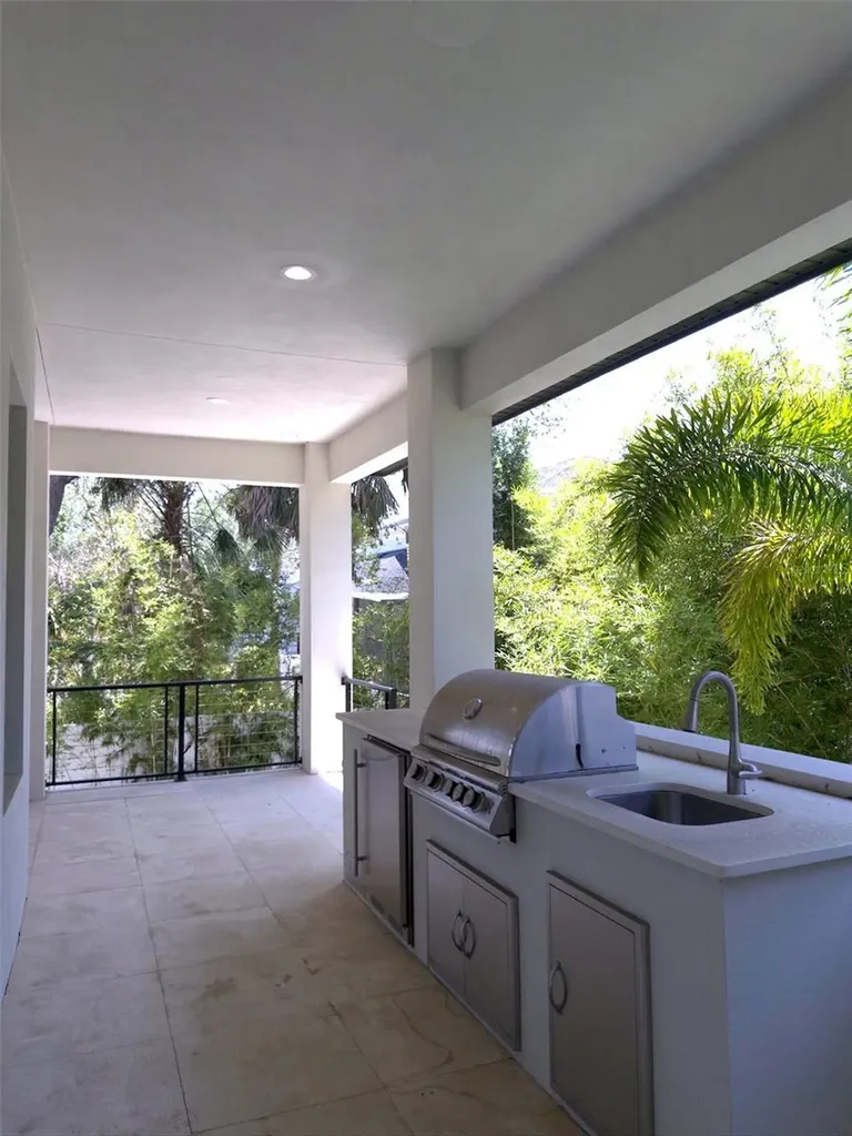 5104 W Evelyn Drive Tampa FL 33609
