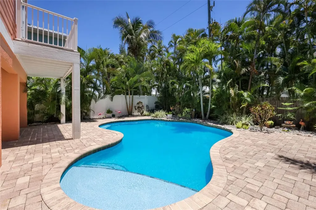309 68th Street Bradenton Beach FL 34217