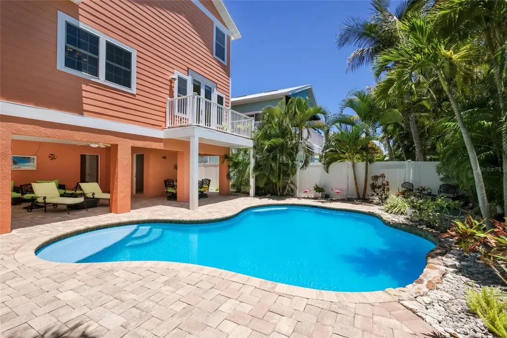 309 68th Street Bradenton Beach FL 34217