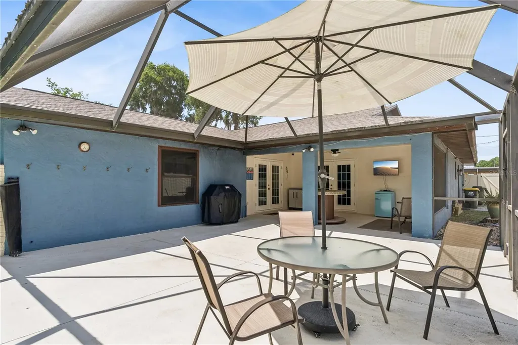 380 E Lake Street Umatilla FL 32784