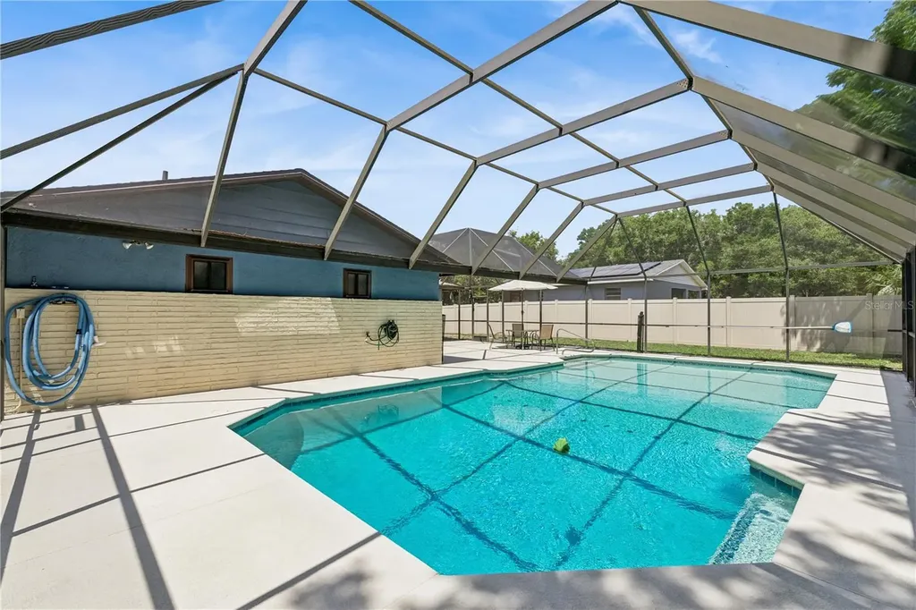 380 E Lake Street Umatilla FL 32784