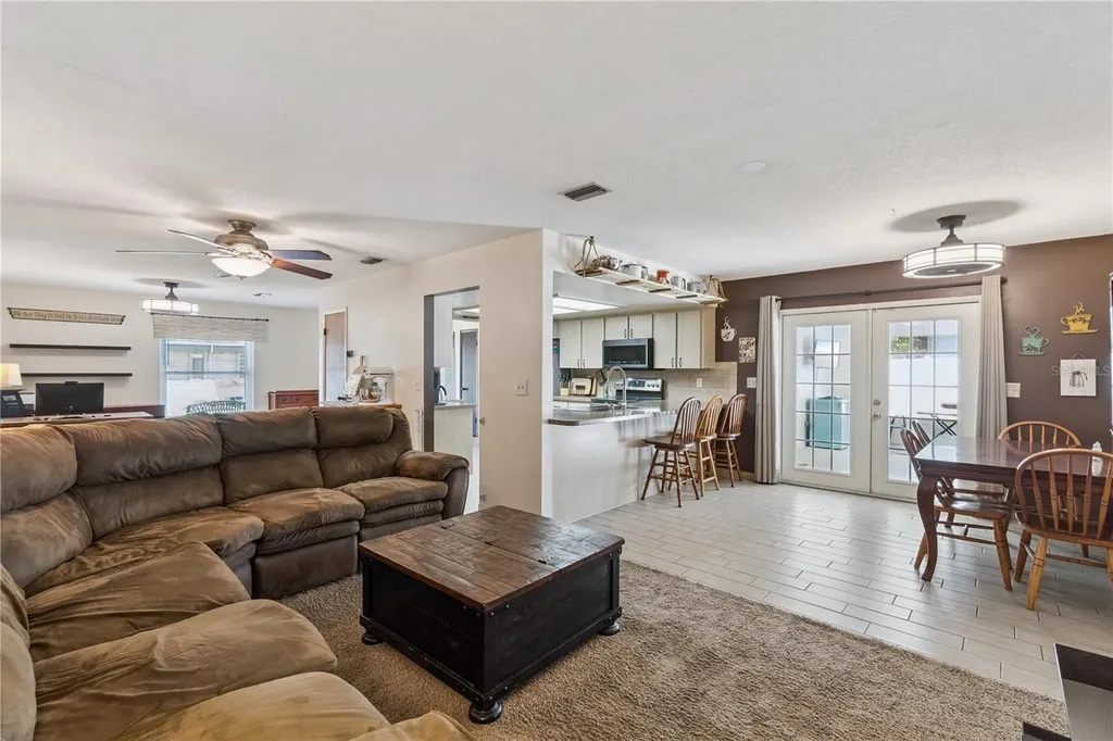 380 E Lake Street Umatilla FL 32784
