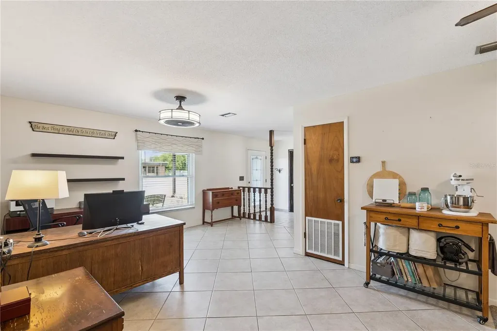 380 E Lake Street Umatilla FL 32784