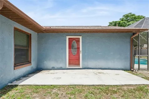 380 E Lake Street Umatilla FL 32784