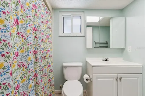 380 E Lake Street Umatilla FL 32784