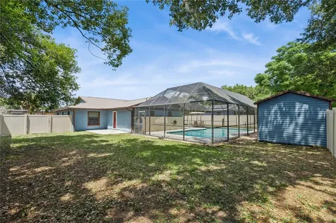 380 E Lake Street Umatilla FL 32784
