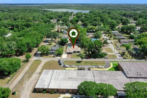 380 E Lake Street Umatilla FL 32784