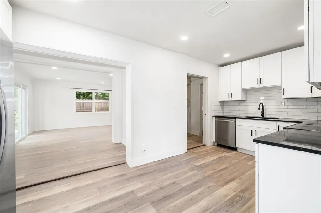 5384 56th Avenue N St Petersburg FL 33709