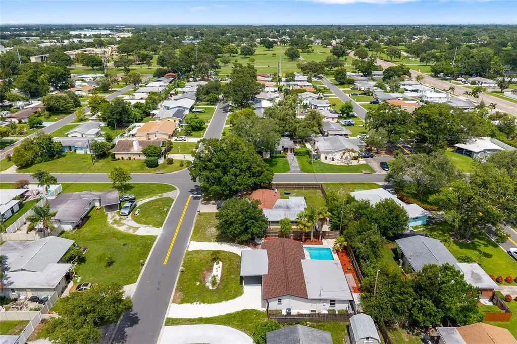 5384 56th Avenue N St Petersburg FL 33709