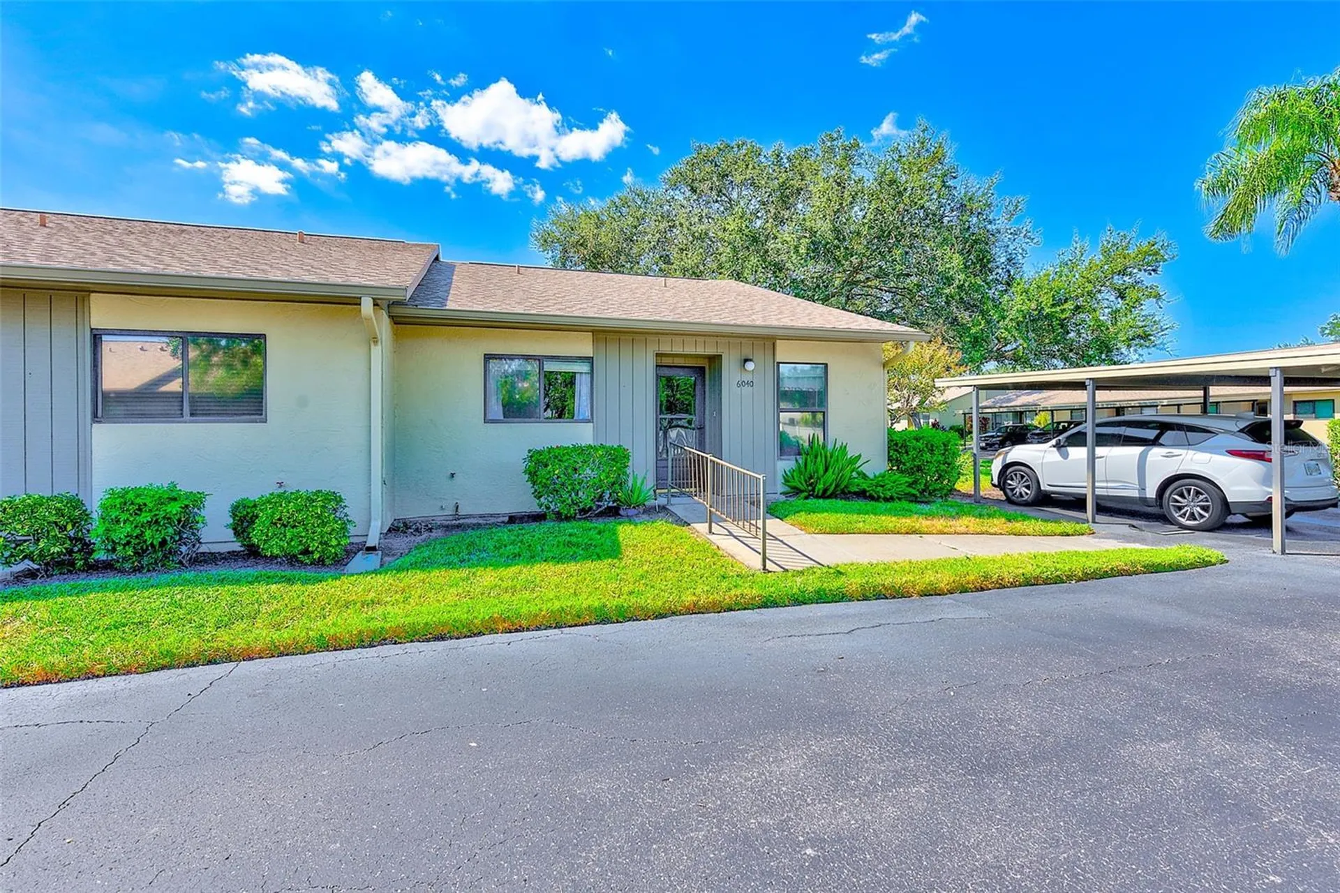 6040 27th Street W Bradenton FL 34207