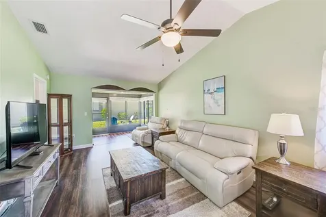 6040 27th Street W Bradenton FL 34207