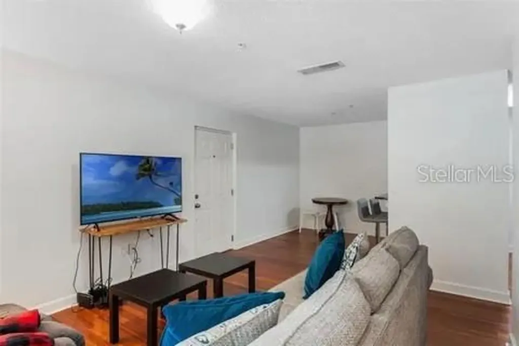 2019 Dixie Belle Drive Orlando FL 32812
