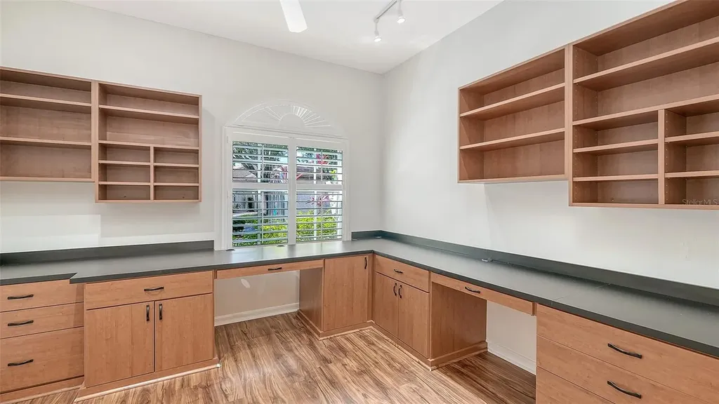 3978 Chatsworth Greene Sarasota FL 34235