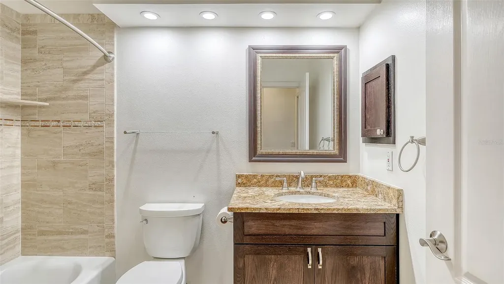 3978 Chatsworth Greene Sarasota FL 34235