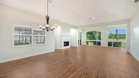 3978 Chatsworth Greene Sarasota FL 34235