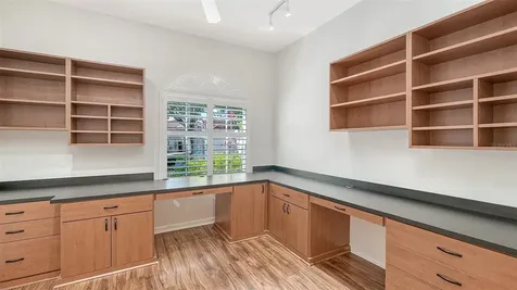 3978 Chatsworth Greene Sarasota FL 34235