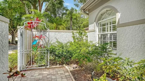 3978 Chatsworth Greene Sarasota FL 34235