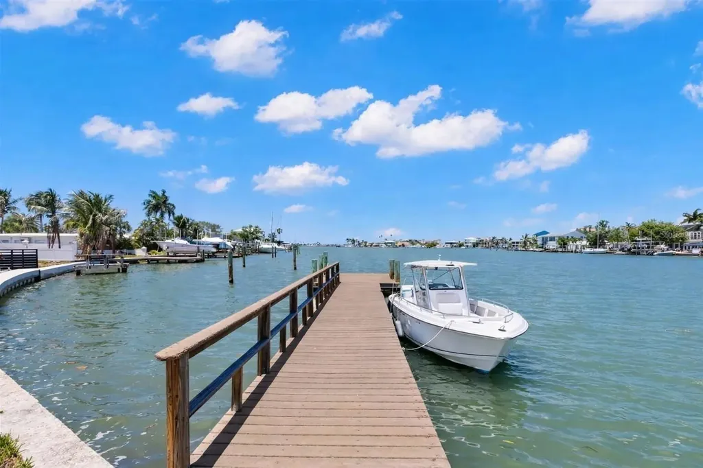 708 Sunset Cove Madeira Beach FL 33708
