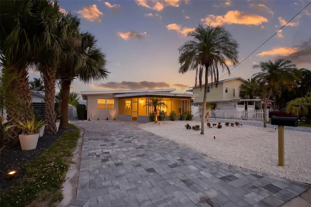708 Sunset Cove Madeira Beach FL 33708