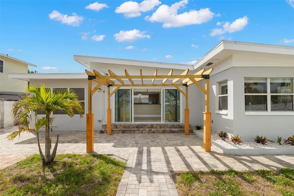 708 Sunset Cove Madeira Beach FL 33708
