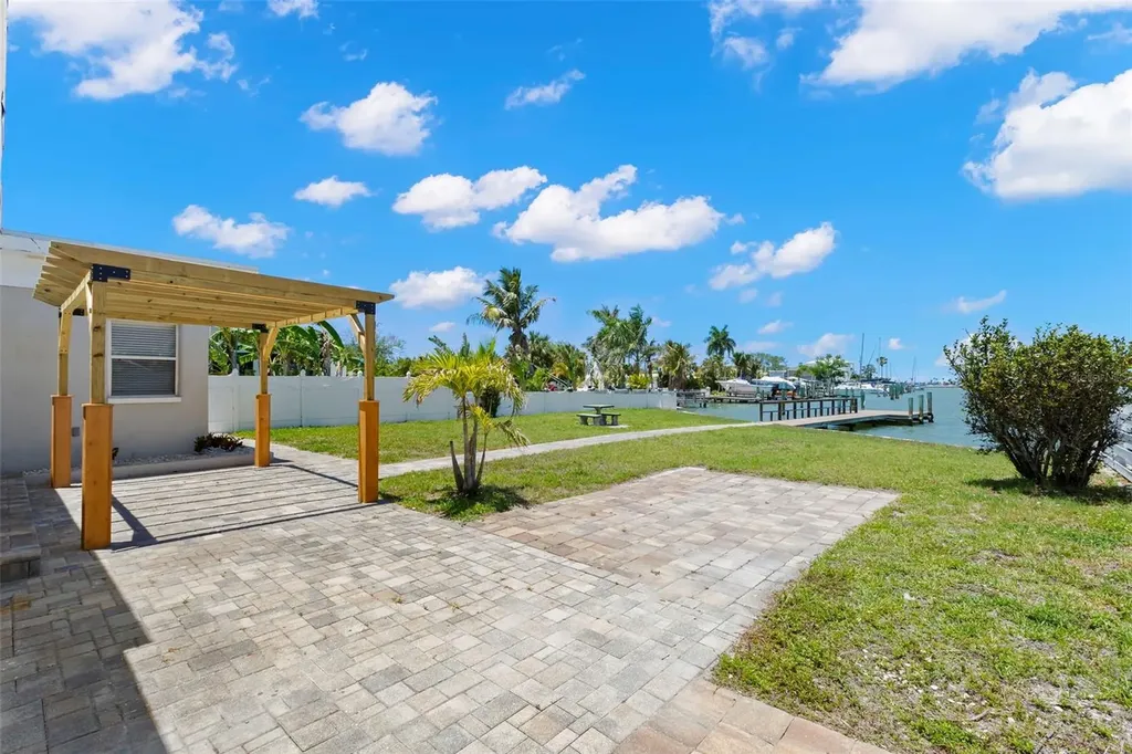708 Sunset Cove Madeira Beach FL 33708