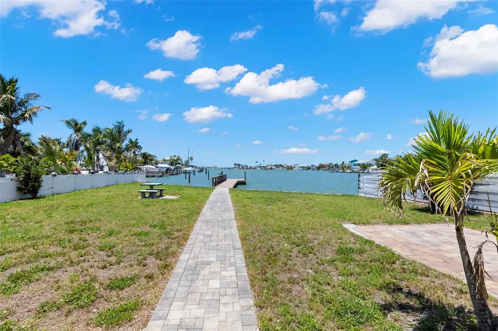 708 Sunset Cove Madeira Beach FL 33708