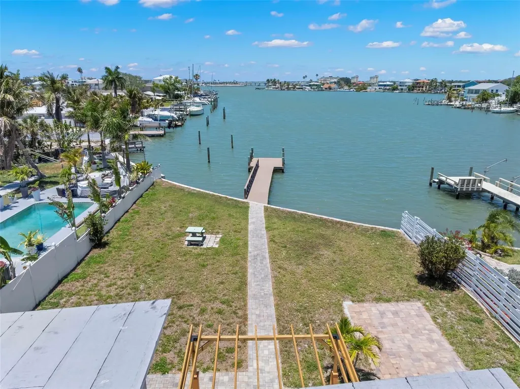 708 Sunset Cove Madeira Beach FL 33708