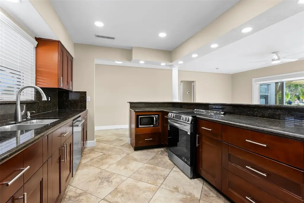 708 Sunset Cove Madeira Beach FL 33708