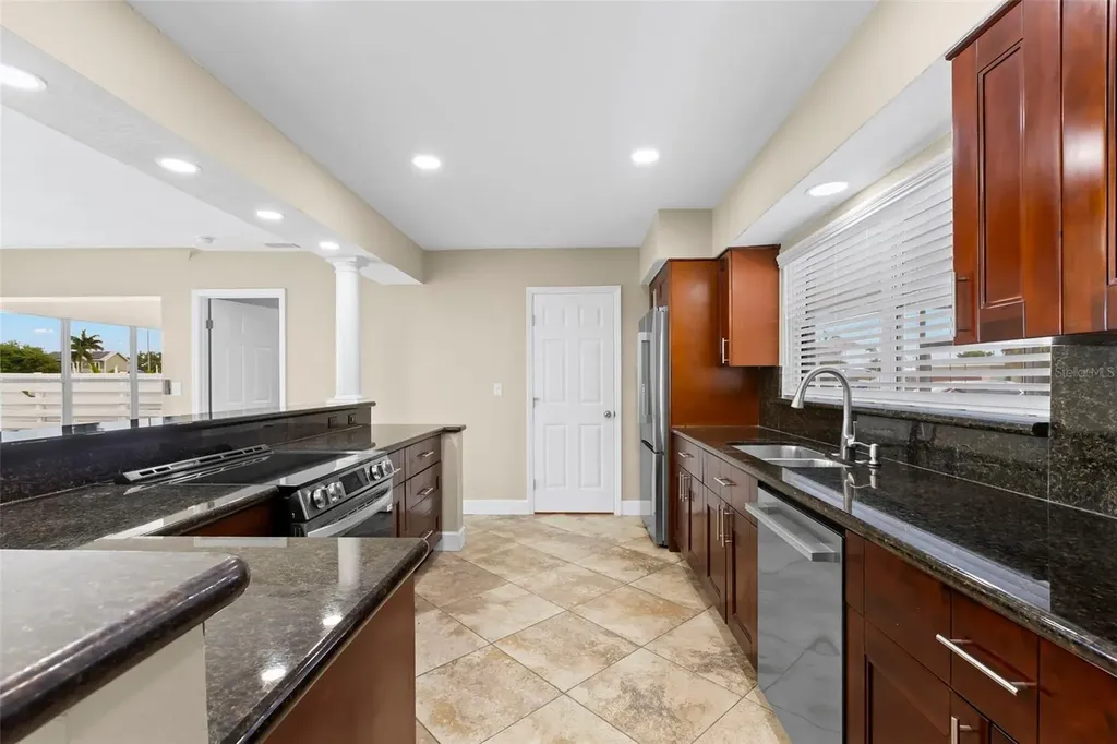 708 Sunset Cove Madeira Beach FL 33708
