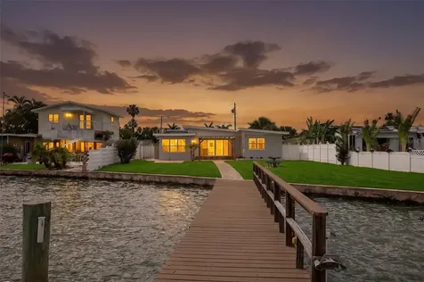 708 Sunset Cove Madeira Beach FL 33708