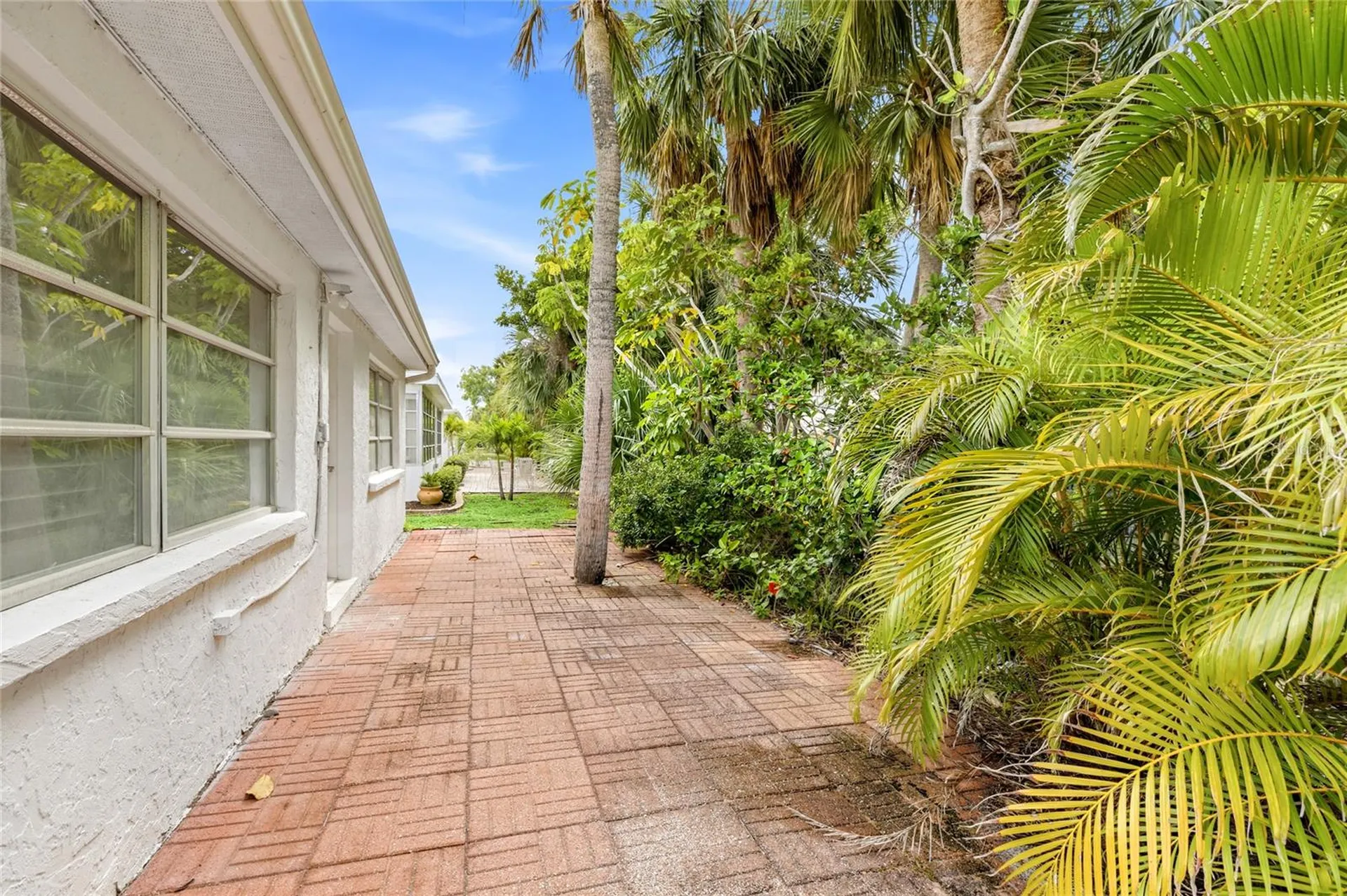 602 Spanish Drive S Longboat Key FL 34228