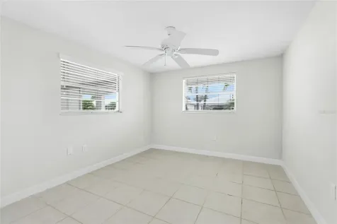 602 Spanish Drive S Longboat Key FL 34228