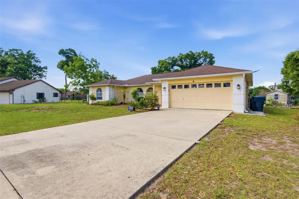 1011 Winifred Way Lakeland FL 33809