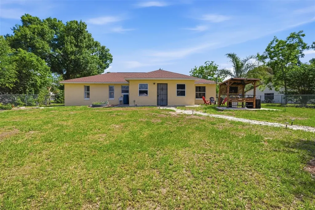 1011 Winifred Way Lakeland FL 33809