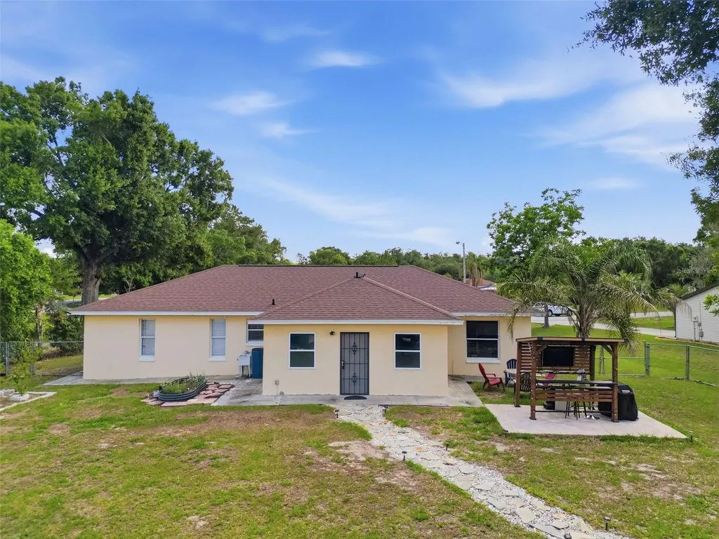 1011 Winifred Way Lakeland FL 33809
