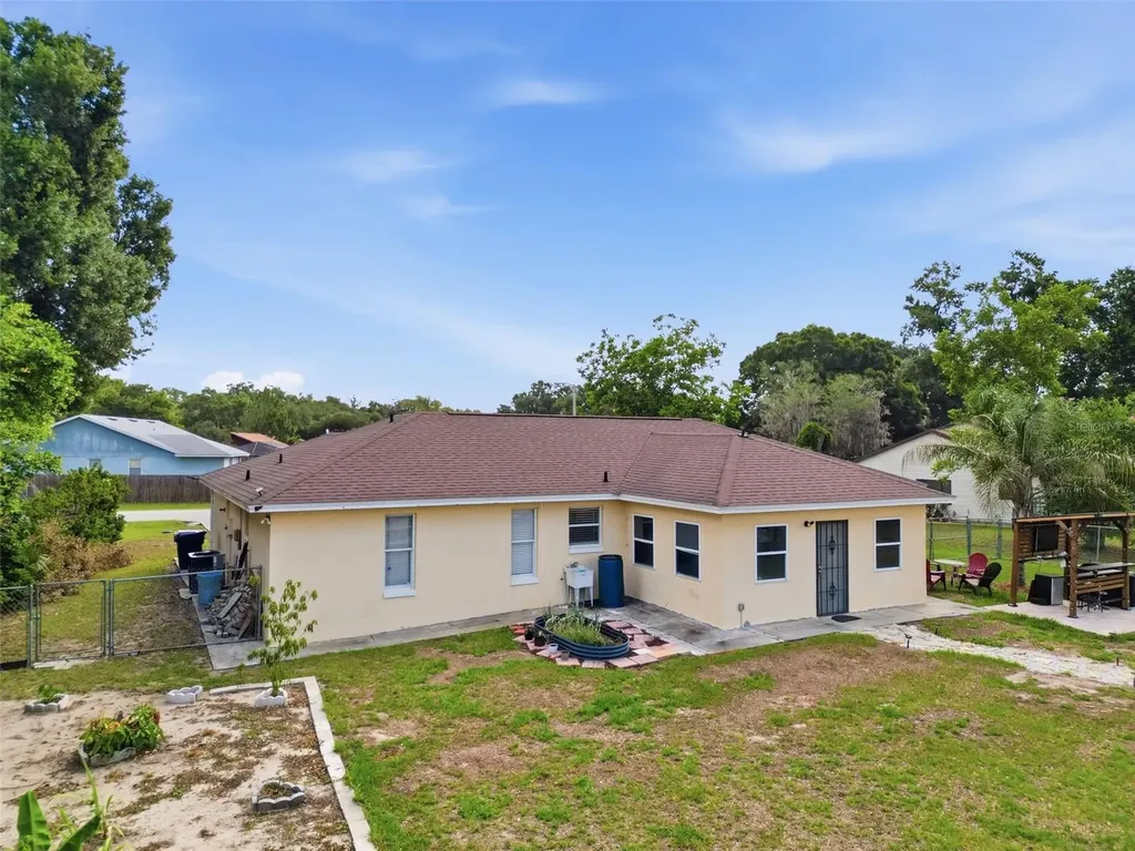 1011 Winifred Way Lakeland FL 33809