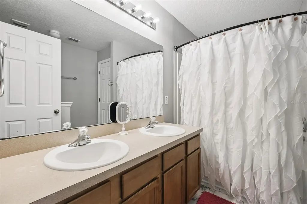 2523 Martins Run Tavares FL 32778