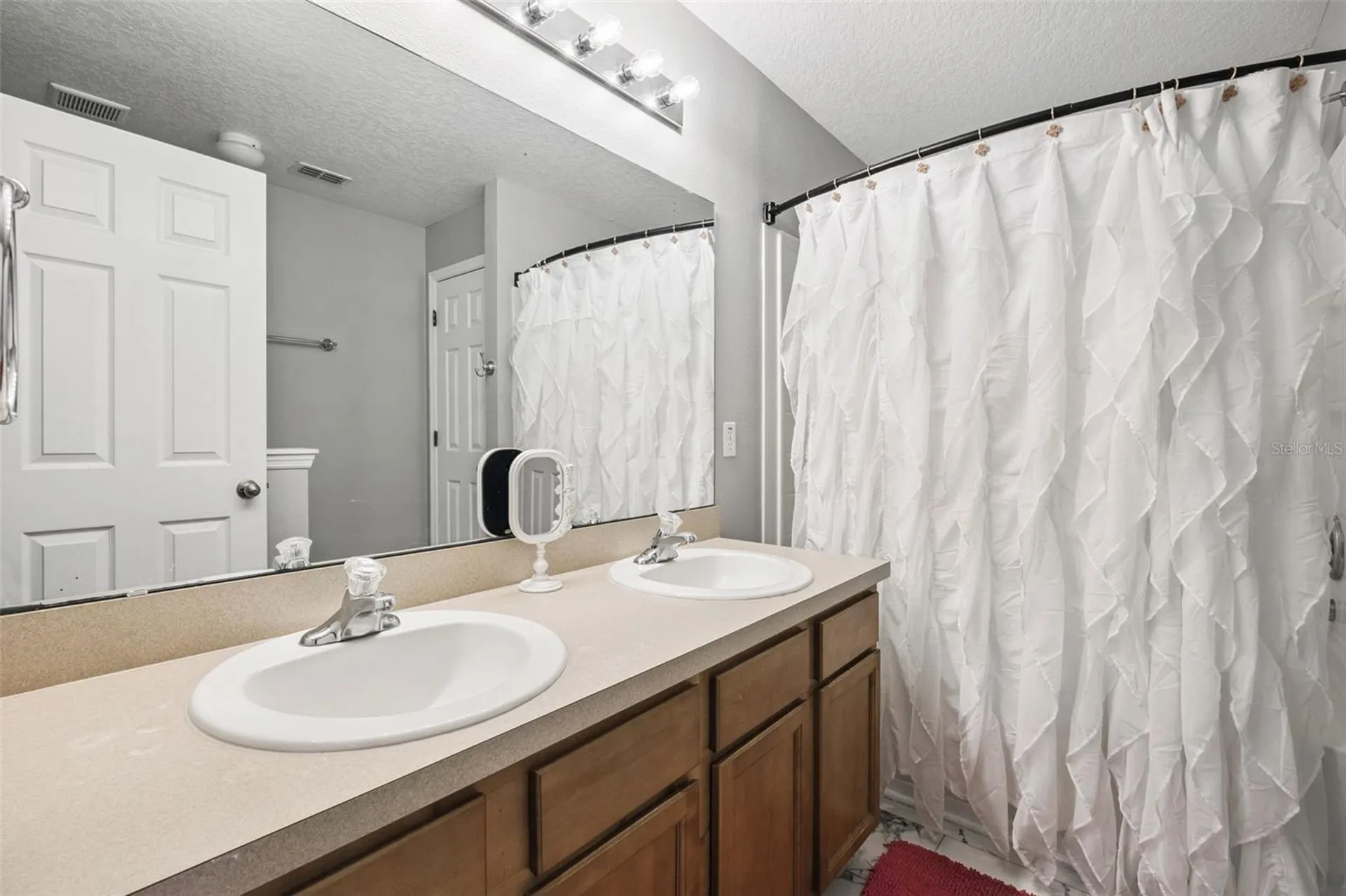 2523 Martins Run Tavares FL 32778