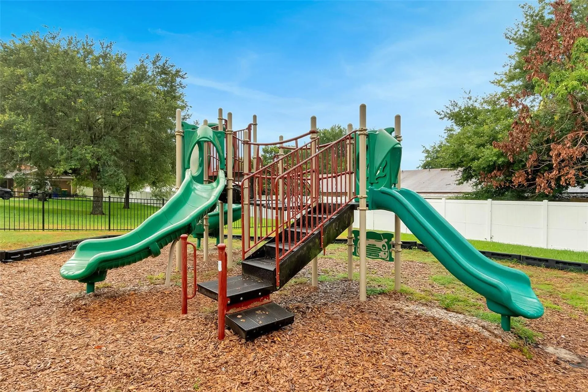 2523 Martins Run Tavares FL 32778