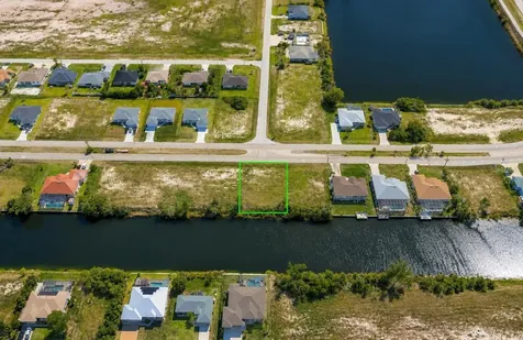 2941 Diplomat Cape Coral FL 33993