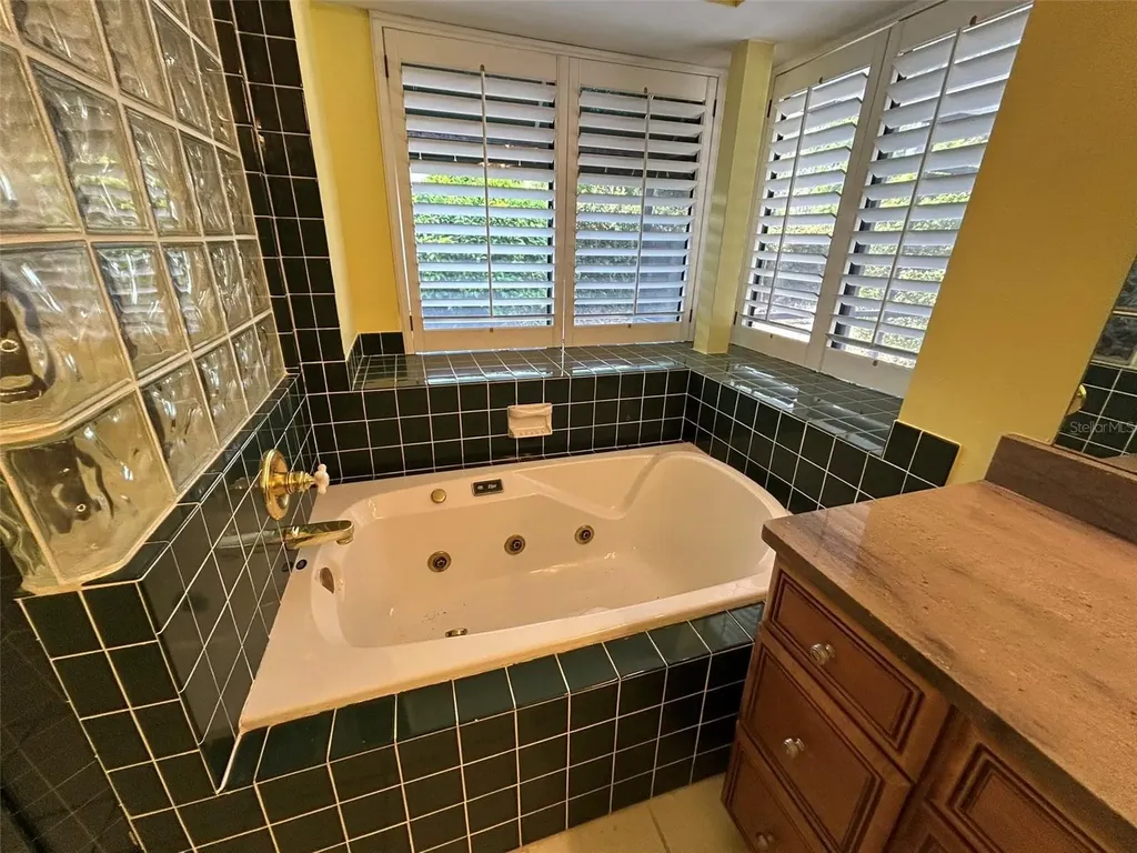 5106 Stonehurst Road Tampa FL 33647