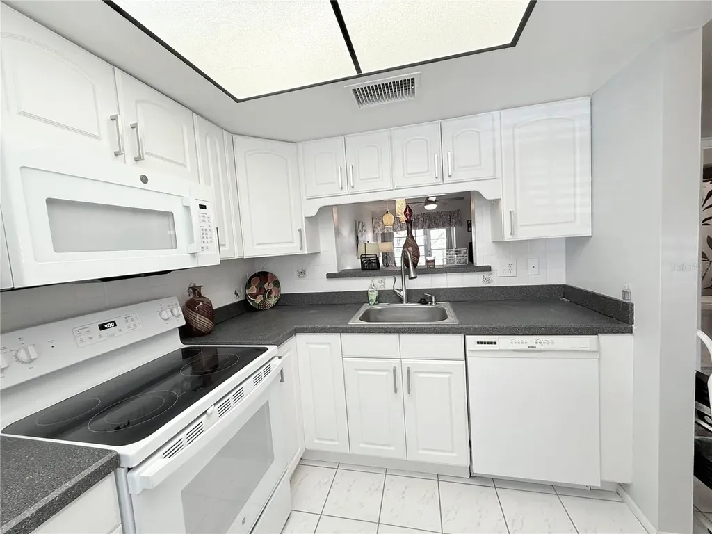 2465 Northside Drive Clearwater FL 33761