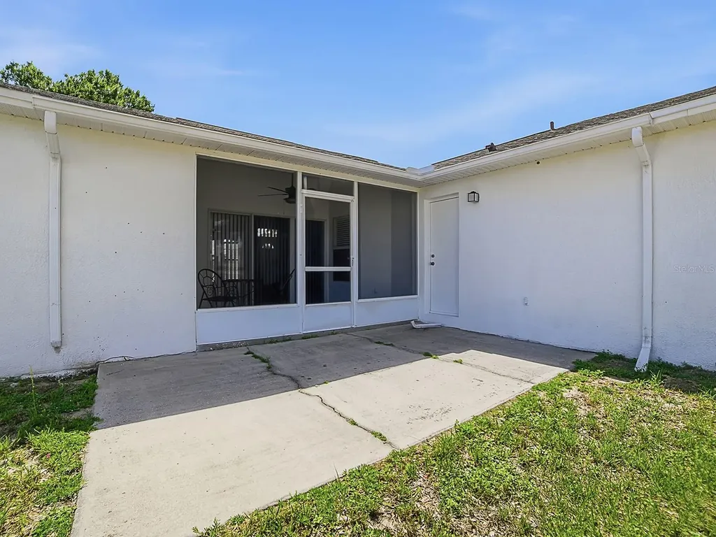 4030 Lake Bluff Drive Mascotte FL 34753