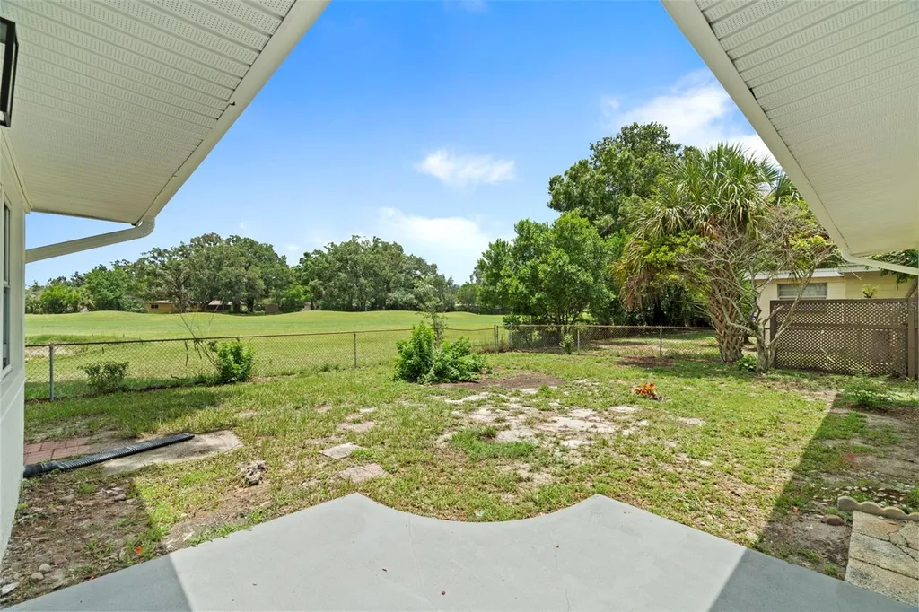 10221 N Fleetwood Drive Tampa FL 33612