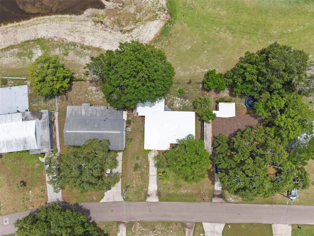 10221 N Fleetwood Drive Tampa FL 33612
